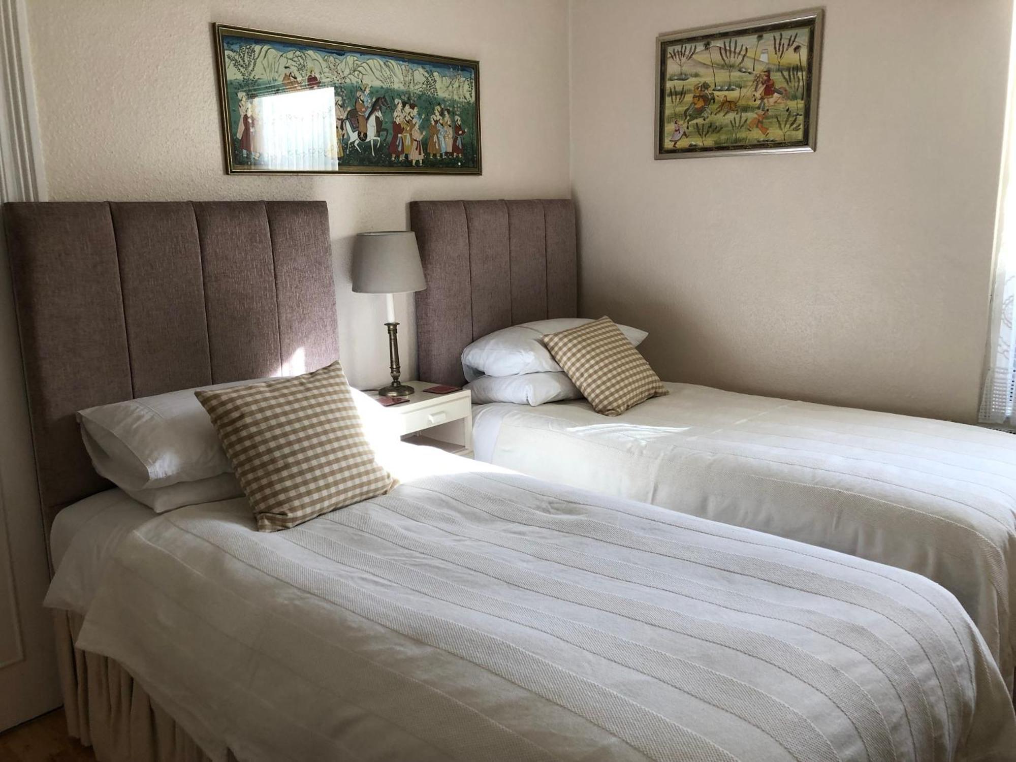 Bed and Breakfast Helena Host Family Лондон Экстерьер фото