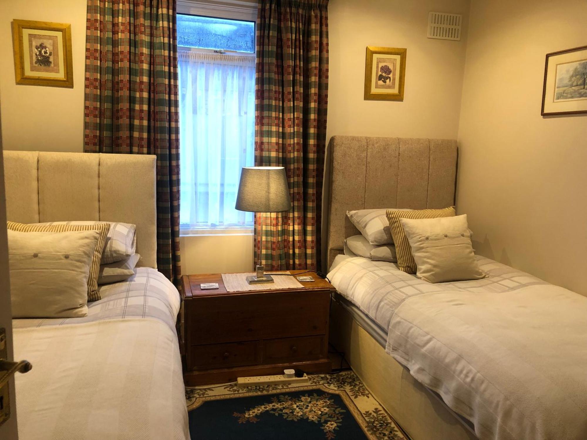 Bed and Breakfast Helena Host Family Лондон Экстерьер фото